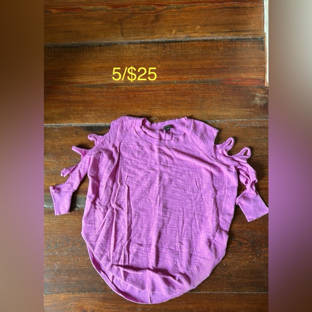 Express T shirt small